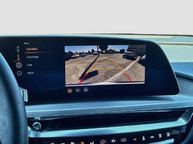 Used 2025 Cadillac Lyriq Luxury AWD/4WD image 31