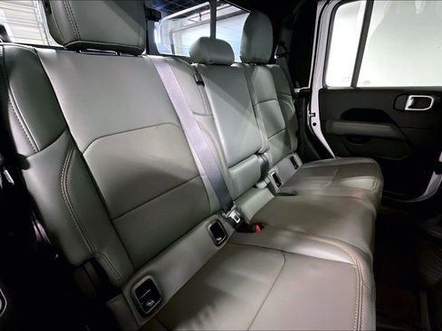 New 2026 Jeep Gladiator Mojave image 9