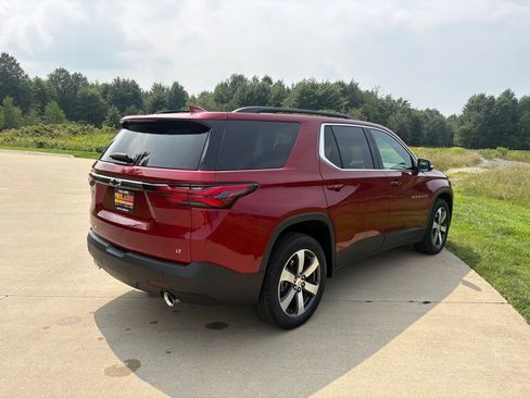 Used 2023 Chevrolet Traverse LT w/ LT Premium Package AWD/4WD image 9