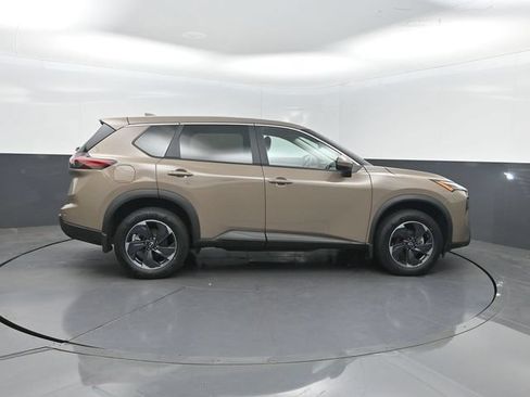 Used 2024 Nissan Rogue SV FWD image 33