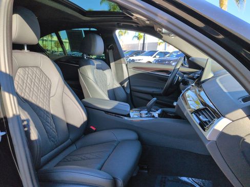 Used 2023 BMW 540i w/ M Sport Package image 33