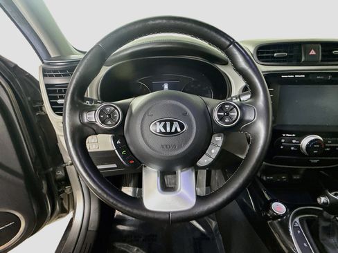 Used 2017 Kia Soul + w/ Primo Package FWD image 13