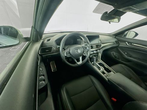 Used 2018 Honda Accord Sport image 17