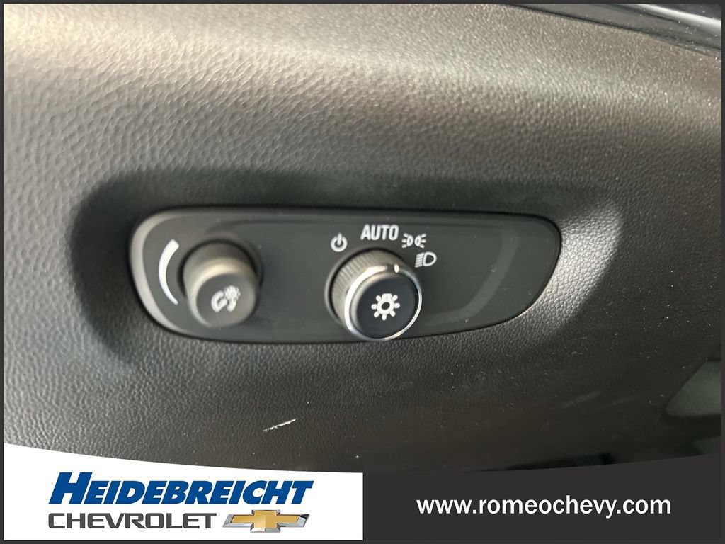 Certified 2023 Chevrolet Traverse LT w/ LT Premium Package AWD/4WD image 30