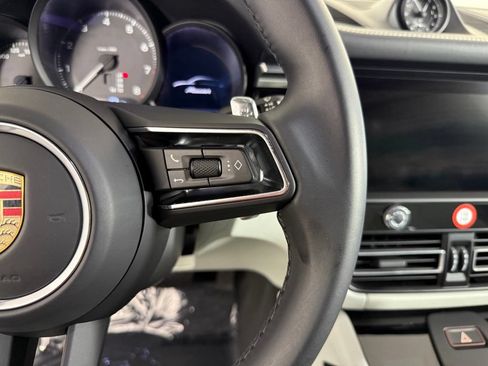 Certified 2025 Porsche Macan w/ Premium Package Plus AWD/4WD image 29