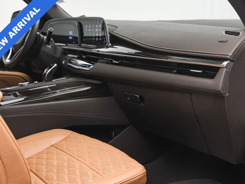 Used 2022 Cadillac Escalade ESV Premium Luxury image 22