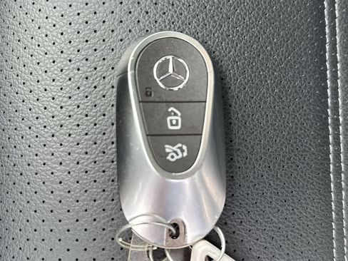 Used 2026 Mercedes-Benz GLC 300 image 27