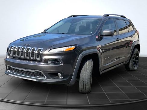 Used 2018 Jeep Cherokee Trailhawk w/ Quick Order Package 27L AWD/4WD image 4
