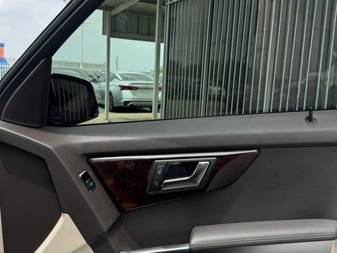 Used 2015 Mercedes-Benz GLK 350 2WD image 22