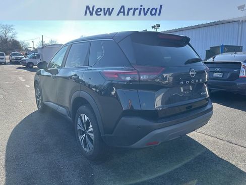 Used 2023 Nissan Rogue SV image 4