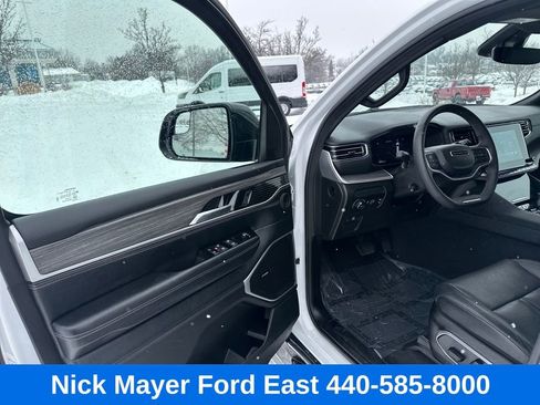 Used 2024 Jeep Wagoneer Series II image 30