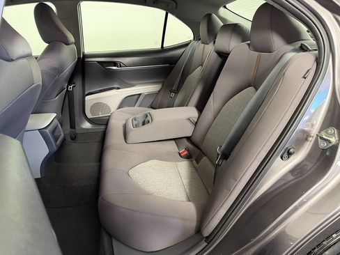 Used 2019 Toyota Camry LE FWD image 34