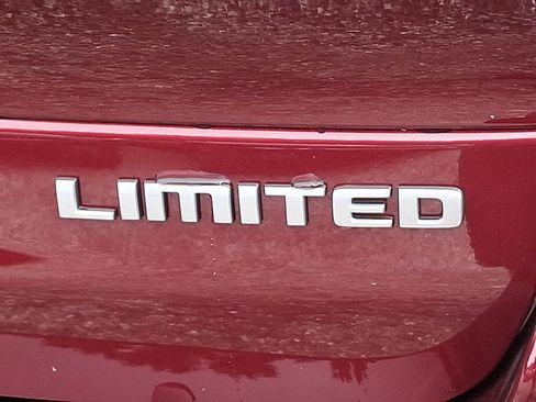 New 2025 Jeep Grand Cherokee L Limited image 18