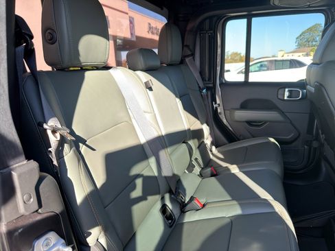 New 2026 Jeep Gladiator Mojave w/ Steel Bumper Group image 22