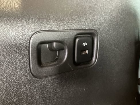 Used 2017 GMC Acadia SLE w/ Driver Alert Package I AWD/4WD image 30