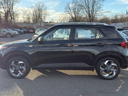 Used 2025 Hyundai Venue SEL image 6