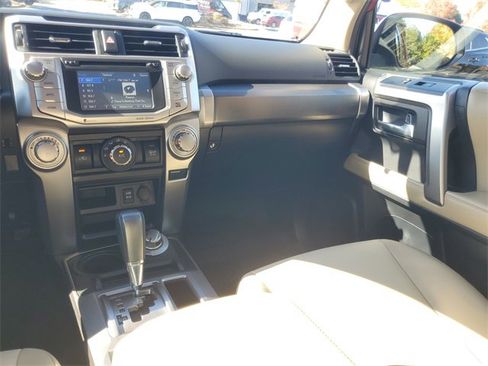 Used 2019 Toyota 4Runner SR5 Premium image 12