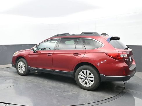 Used 2017 Subaru Outback 2.5i Premium AWD/4WD image 3