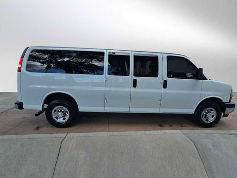 Used 2022 Chevrolet Express 3500 LT w/ LT Preferred Equipment Group RWD image 2