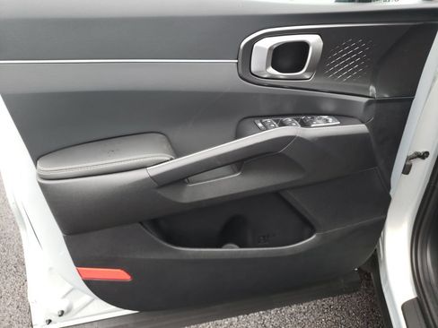 New 2026 Kia Sorento LX FWD image 15