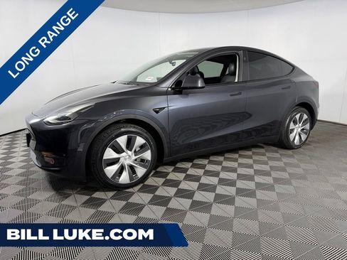 Used 2024 Tesla Model Y Long Range AWD/4WD image 1