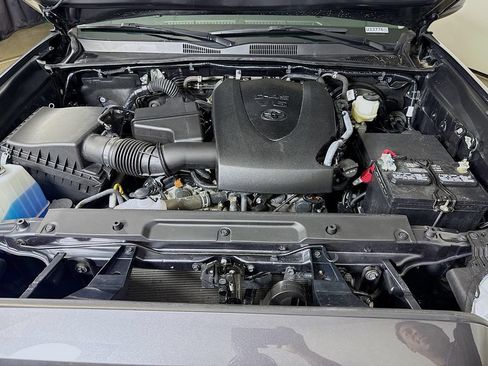 Certified 2023 Toyota Tacoma SR AWD/4WD image 27
