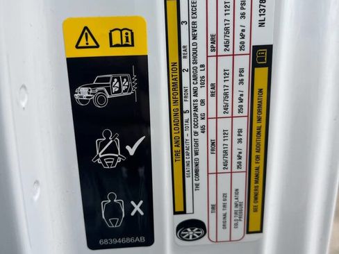 Used 2022 Jeep Gladiator Sport image 27