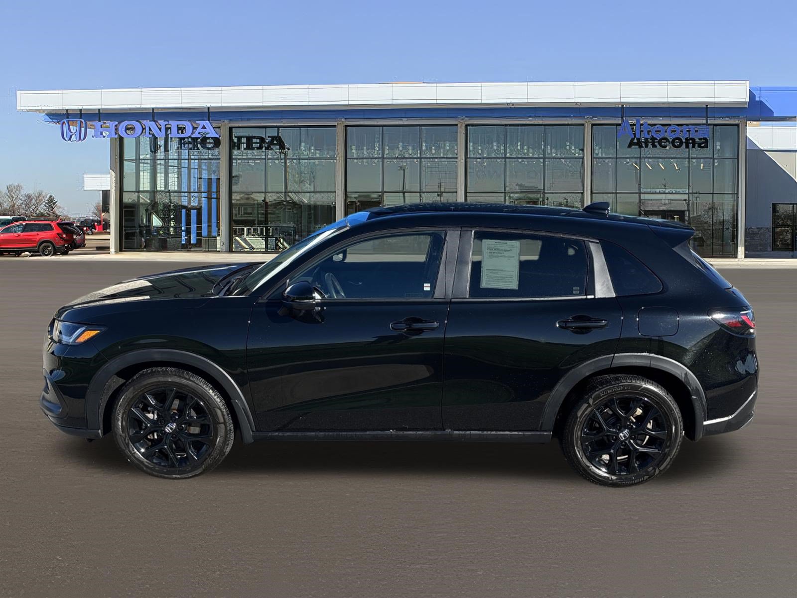 Used 2025 Honda HR-V Sport image 2