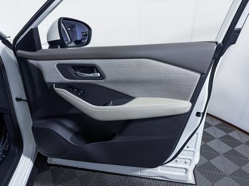 Certified 2022 Nissan Rogue SV AWD/4WD image 47