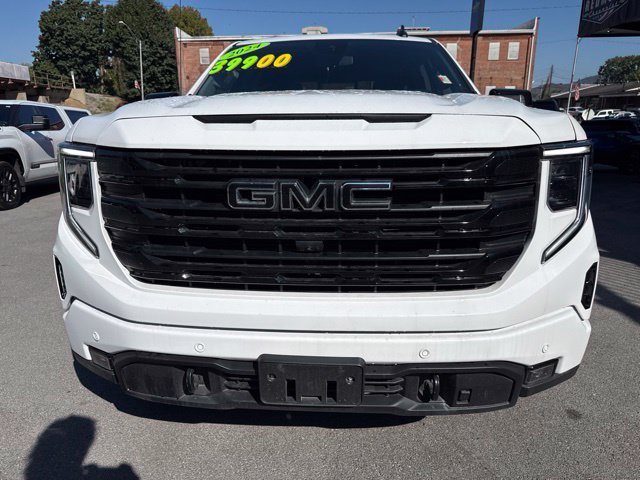 Used 2024 GMC Sierra 1500 Elevation w/ Elevation Premium Package AWD/4WD image 4