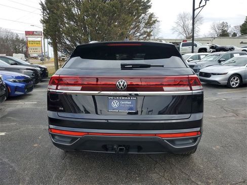 Certified 2025 Volkswagen Atlas Cross Sport SE w/ Panoramic Sunroof Package image 5