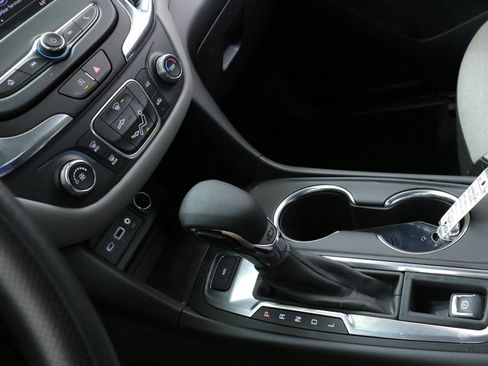 Used 2024 Chevrolet Equinox LS w/ LPO, Floor Liner Package image 19