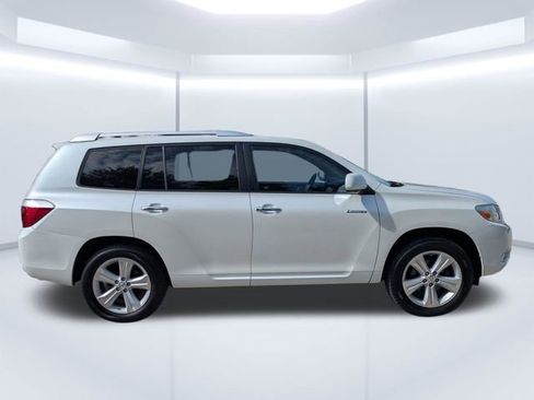 Used 2010 Toyota Highlander Limited AWD/4WD image 3