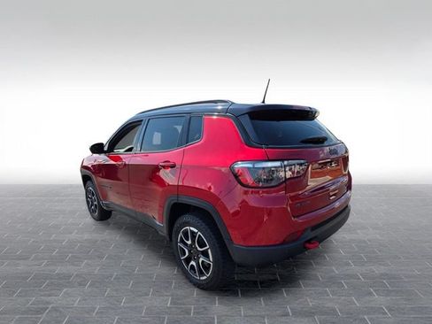 Used 2025 Jeep Compass Trailhawk AWD/4WD image 5