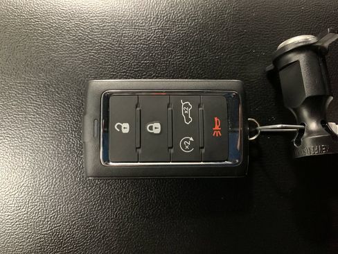Used 2023 Jeep Grand Cherokee L Laredo AWD/4WD image 32