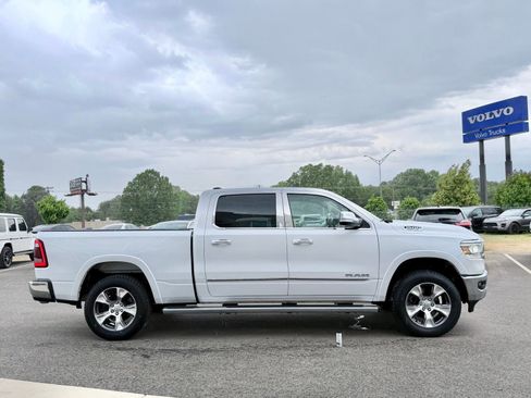 Used 2019 RAM 1500 Laramie AWD/4WD image 8