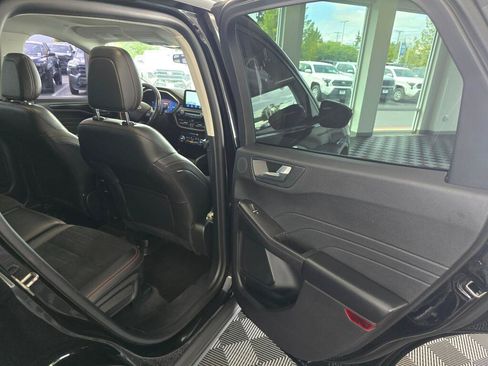 Used 2021 Ford Escape SEL w/ Technology Package AWD/4WD image 39