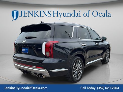Used 2024 Hyundai Palisade Calligraphy AWD/4WD image 3