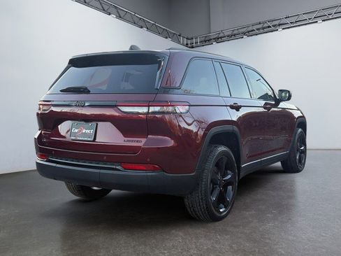Used 2023 Jeep Grand Cherokee Limited w/ Black Appearance Package image 13