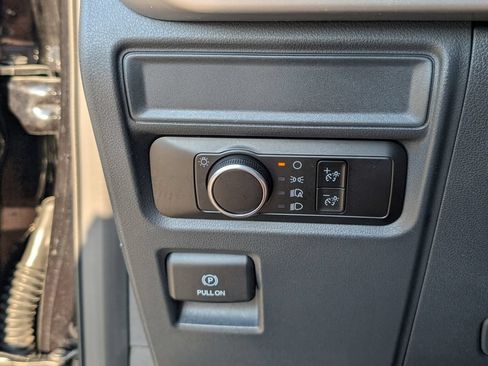 Used 2024 Ford Expedition XLT AWD/4WD image 13
