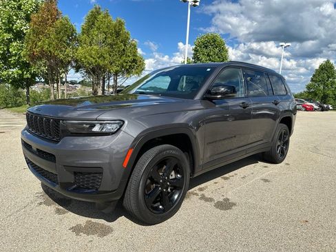 Used 2023 Jeep Grand Cherokee L Laredo AWD/4WD image 7