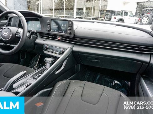 Used 2025 Hyundai Elantra Sport image 24