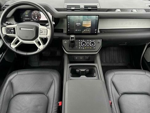 Used 2024 Land Rover Defender 130 S image 10