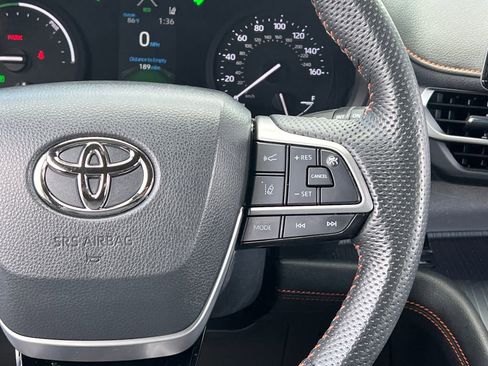 Used 2022 Toyota Sienna XSE image 19