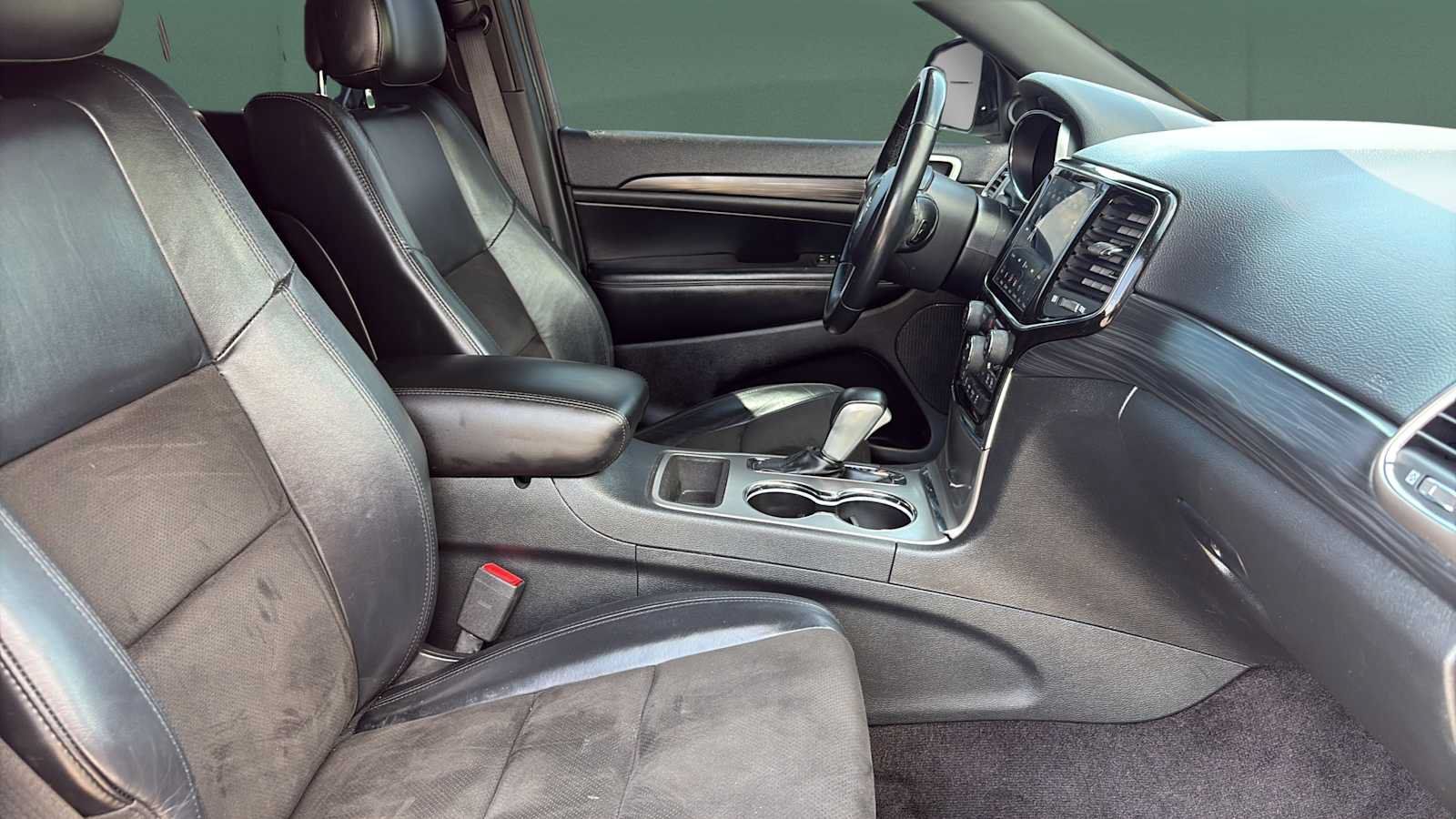 Used 2019 Jeep Grand Cherokee Altitude AWD/4WD image 24