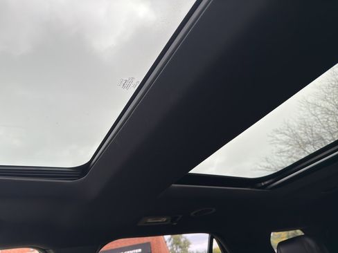 Used 2018 Ford Explorer Sport image 23