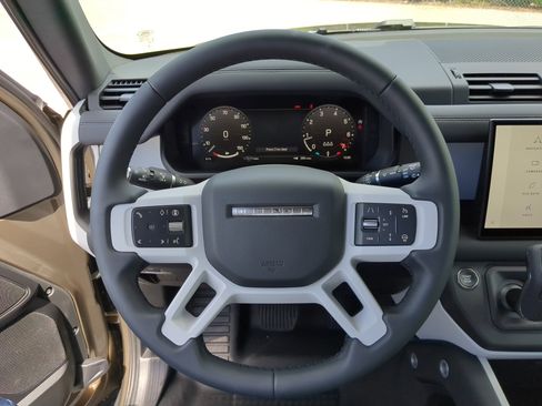 New 2025 Land Rover Defender 110 S image 29