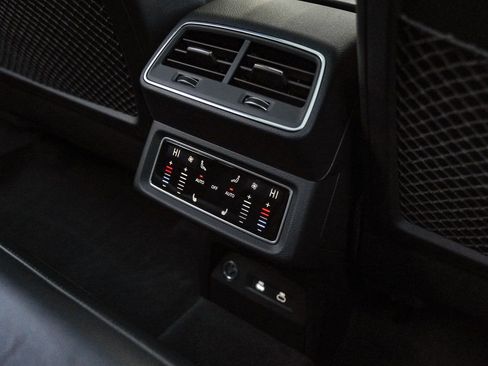 Used 2022 Audi e-tron Chronos w/ Chronos Package image 45