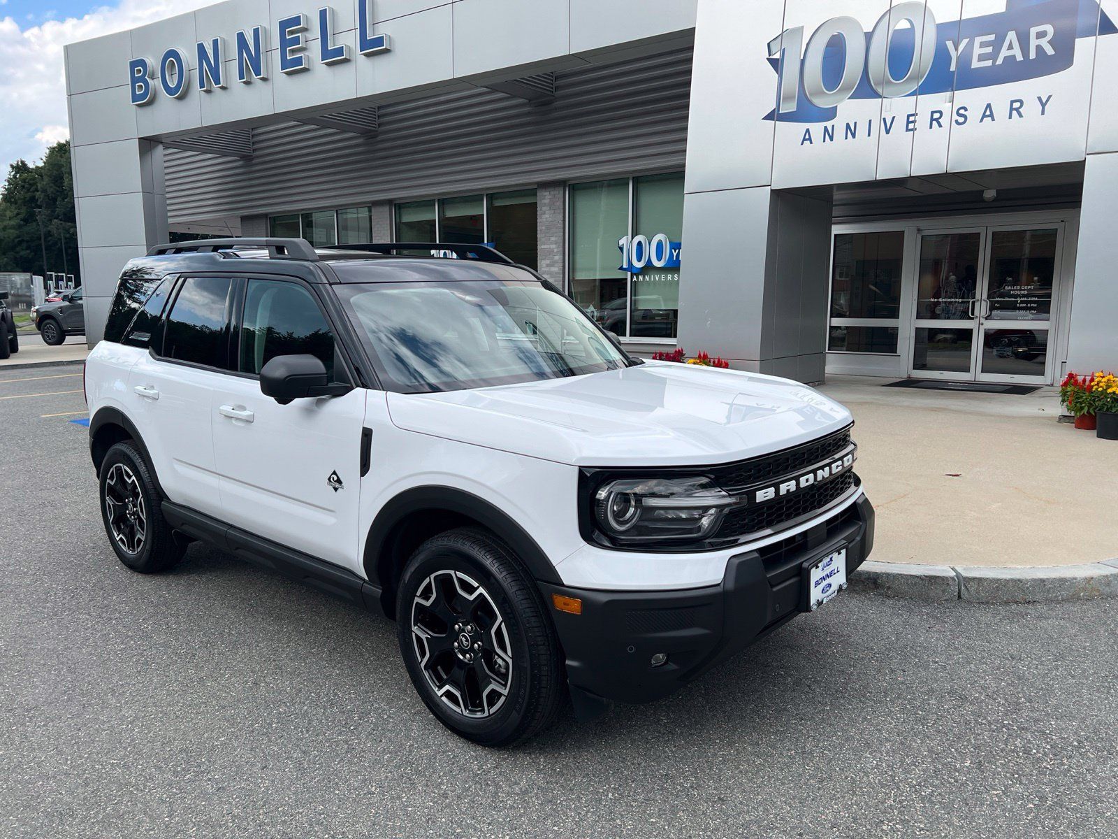 Used 2025 Ford Bronco Sport Outer Banks w/ Outer Banks Tech Package+ AWD/4WD image 1