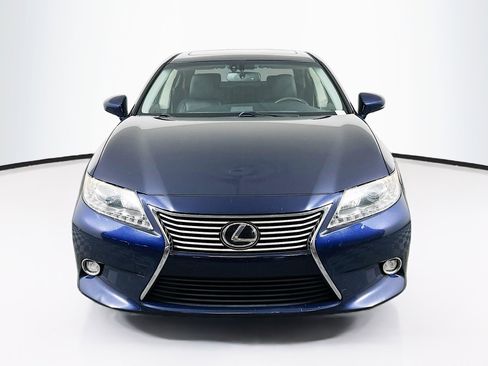 Used 2015 Lexus ES 350 w/ Luxury Package FWD image 2